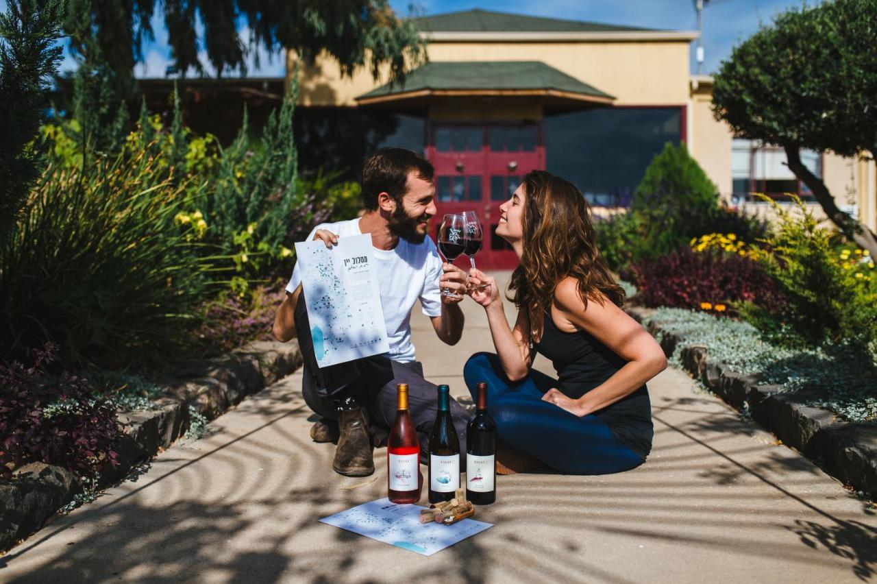 Assaf Boutique Winery & Cabins Kidmat Tsvi Ngoại thất bức ảnh